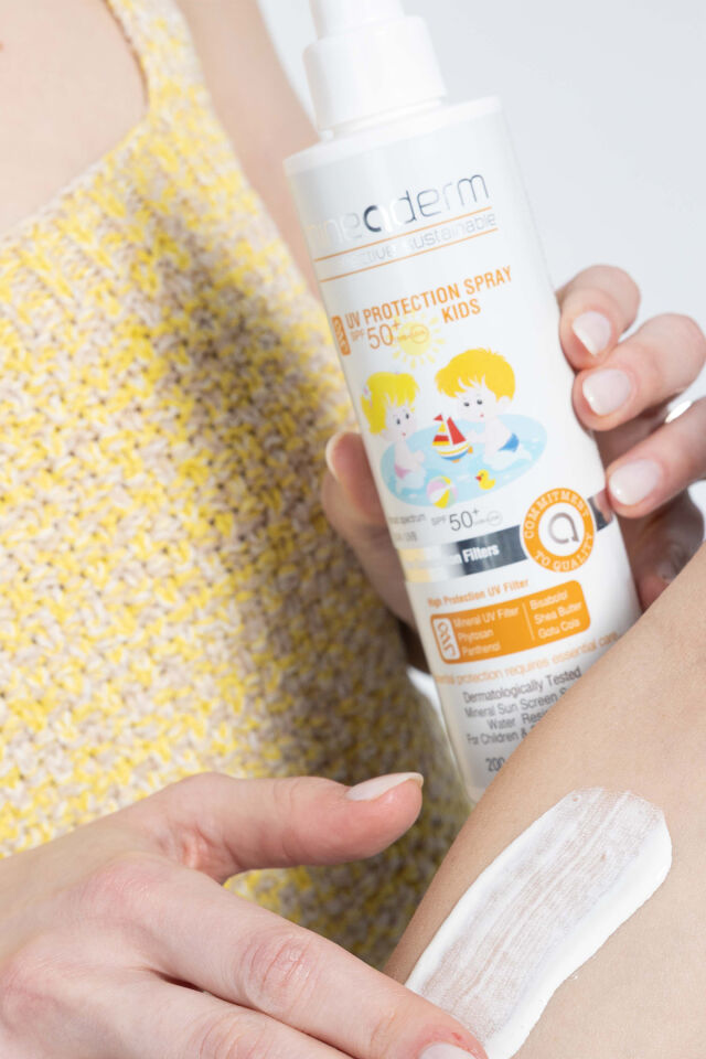 Mineral Filtre Içeren Pediatrik Güneş Bakım Kremi/uv Protection&hydration Kıds Spray Spf50+